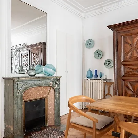 Veeve - Serene Symmetry Apartment