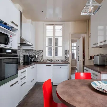 Apartment Veeve - Serene Symmetry