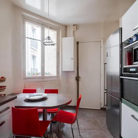 Veeve - Serene Symmetry Paris