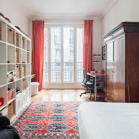 Veeve - Serene Symmetry Apartment